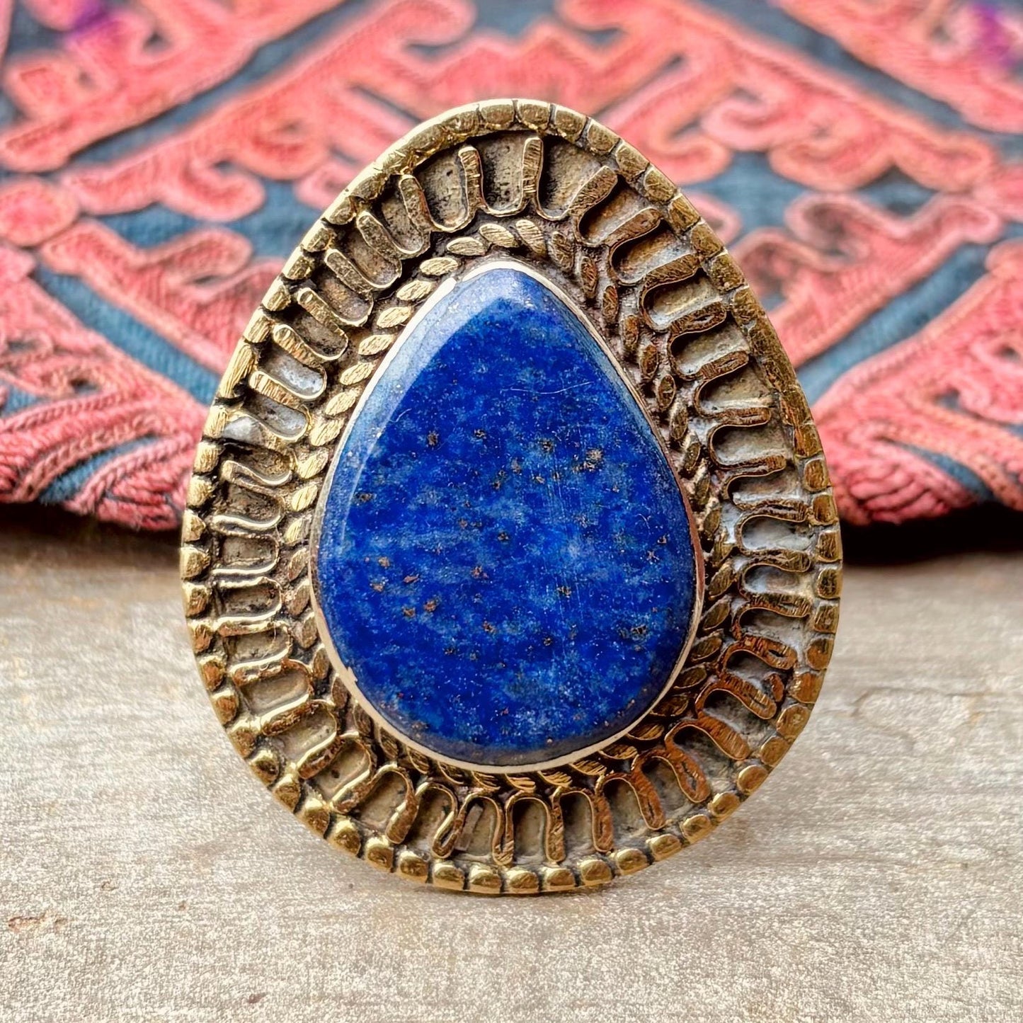 Bague lapis-lazuli tribale vintage, Grande bague orientale pierre bleue bohème gypsy boho, Bijoux ethniques anciens asiatiques Turkmène