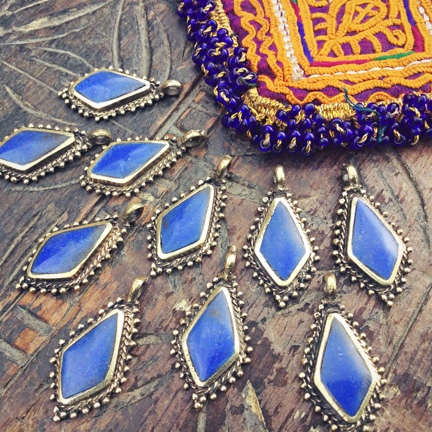 3 breloques tribales lapis, Charm pendentif vintage ethnique afghan, Bijou tribu nomade Kuchi, Tribal fusion, Création Fabrication de bijoux