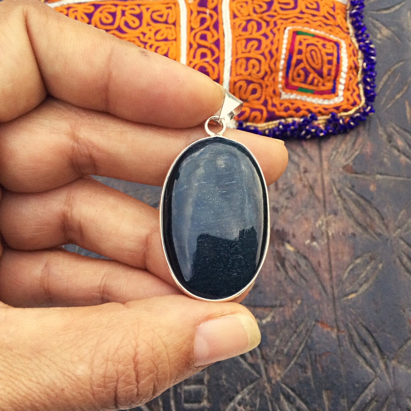Falkenauge Anhänger, Blauer Tigerauge, Massives Silber, Ovaler Anhänger, Natürlicher Stein, Halbedelstein, Blauer Stein Anhänger
