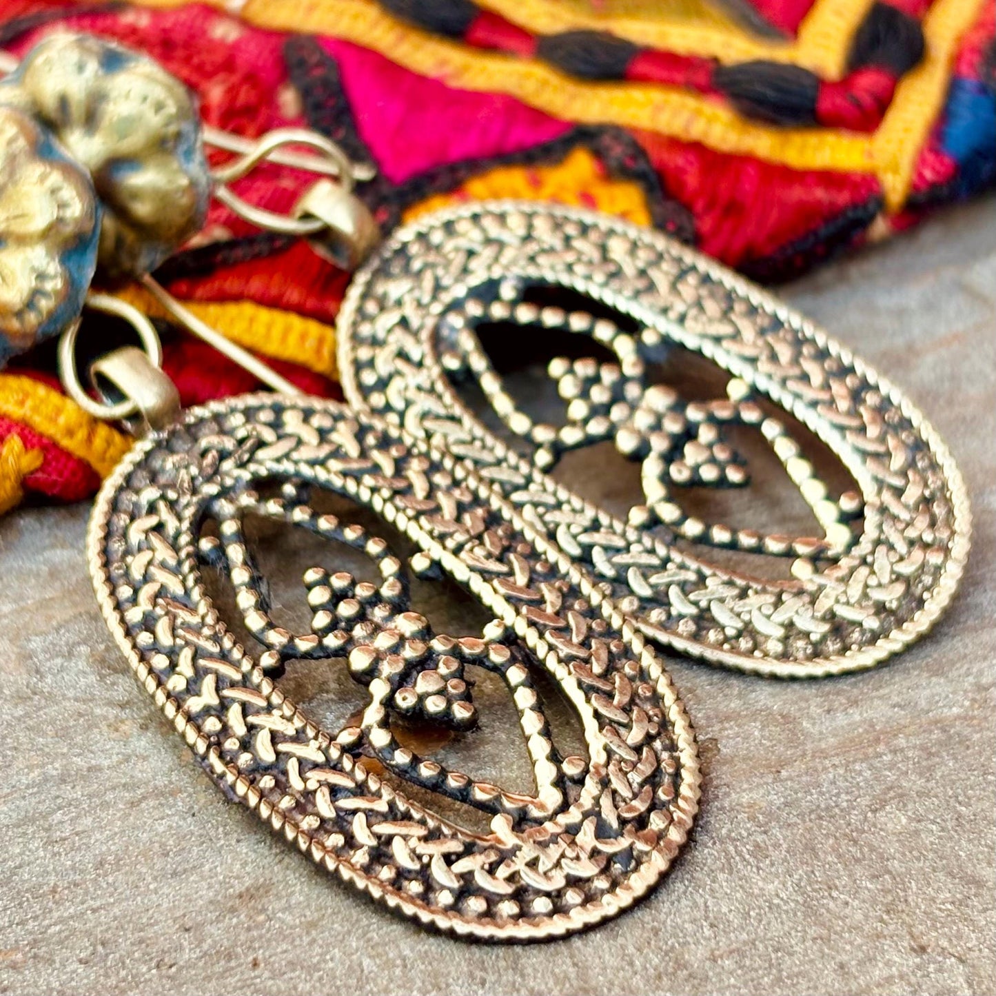 Boucles d’oreille dorée ovale filigrane, Boucles d’oreille Kazakh, Bijoux ethniques, Boucles ethniques tribales orientales élégantes, Cadeau