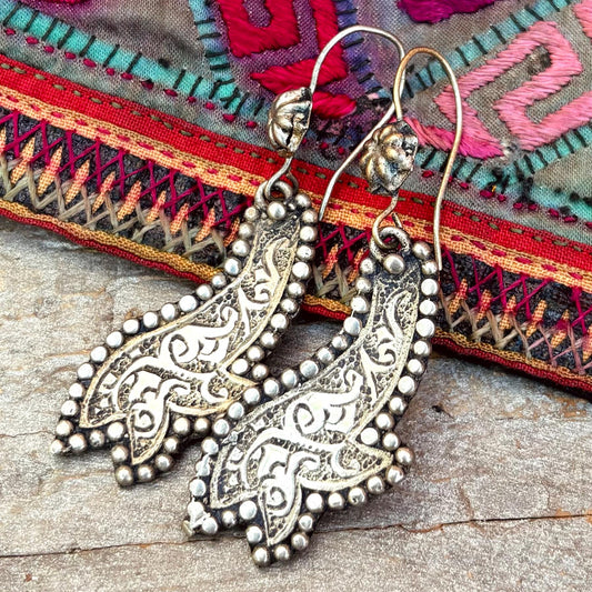 Boucles d’oreille ethniques argentées, Boucles d’oreille orientales tribales vintage, Bijou tribu nomade, Style bohème antique, Cadeau amie