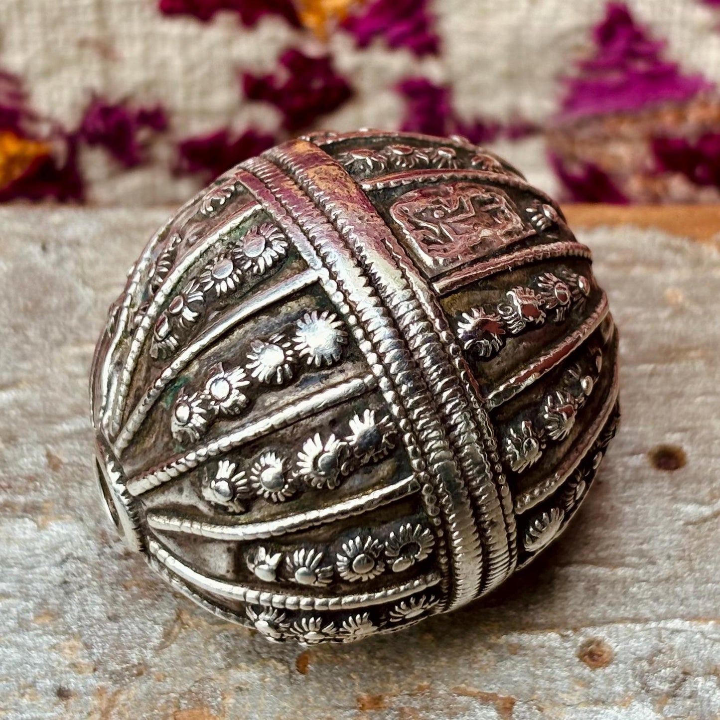 Grosse perle boule argent Yemen ethnique tribale, Perle vintage arabe Moyen-Orient, Perle antique de collection, Fabrication création bijoux