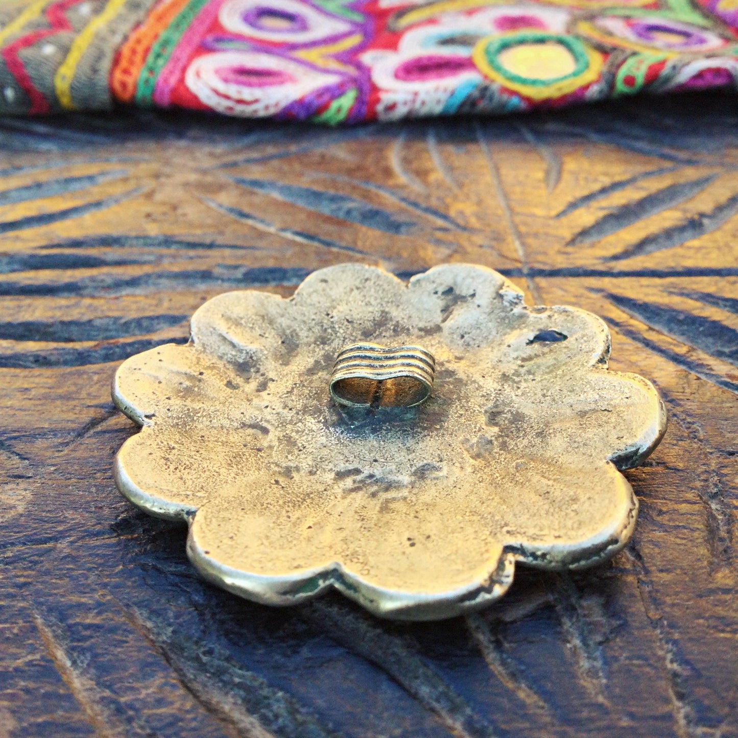 Bouton lapis-lazuli argenté fleur, Bouton vintage tribal ancien, Costume ethnique afghan, Bijoux ornements boho nomades afghans, Fournitures