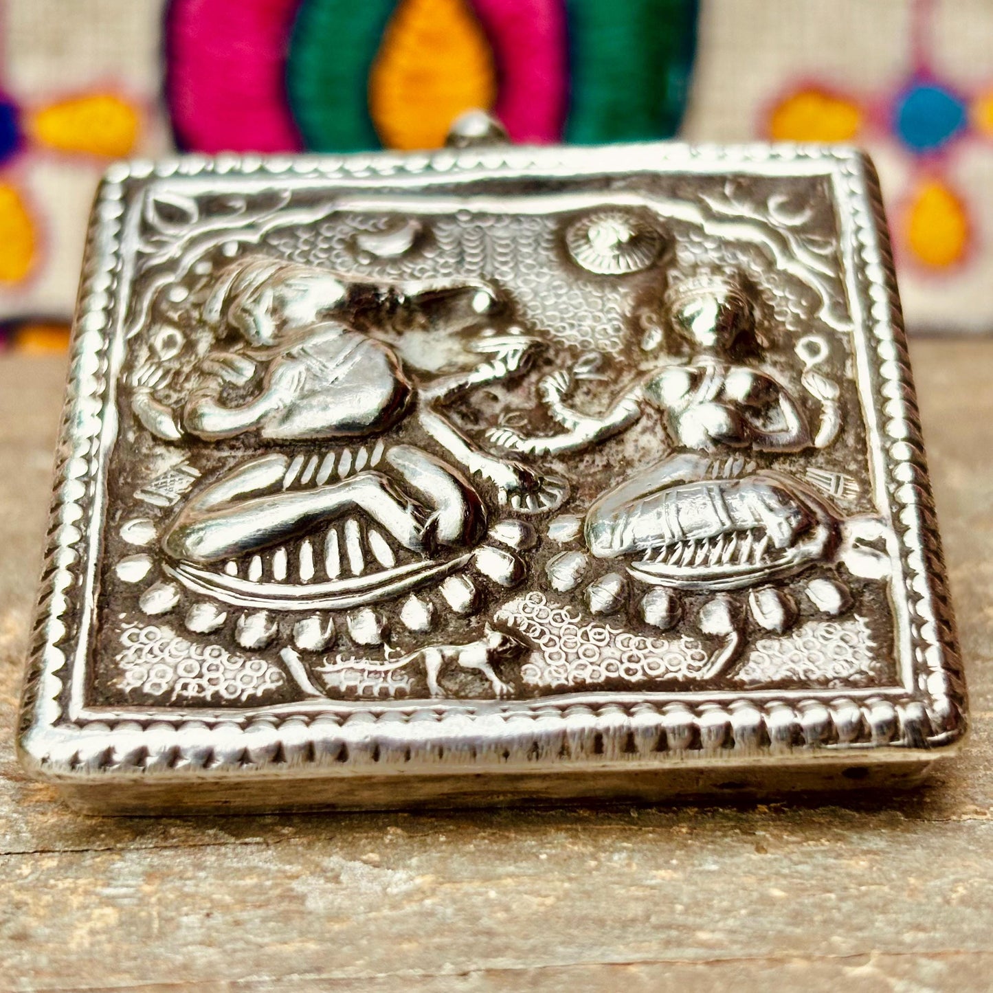 Colgante indio antiguo de plata Ganesh Lakshmi, Amuleto indio vintage, Joya talismán hindú luna y sol, Joya antigua de la India, Rajastán.