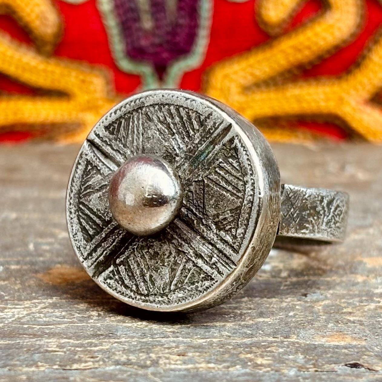 Bague Touareg ancienne argent ronde - Bijou tribal Sahara - Bague antique minimaliste Atlas