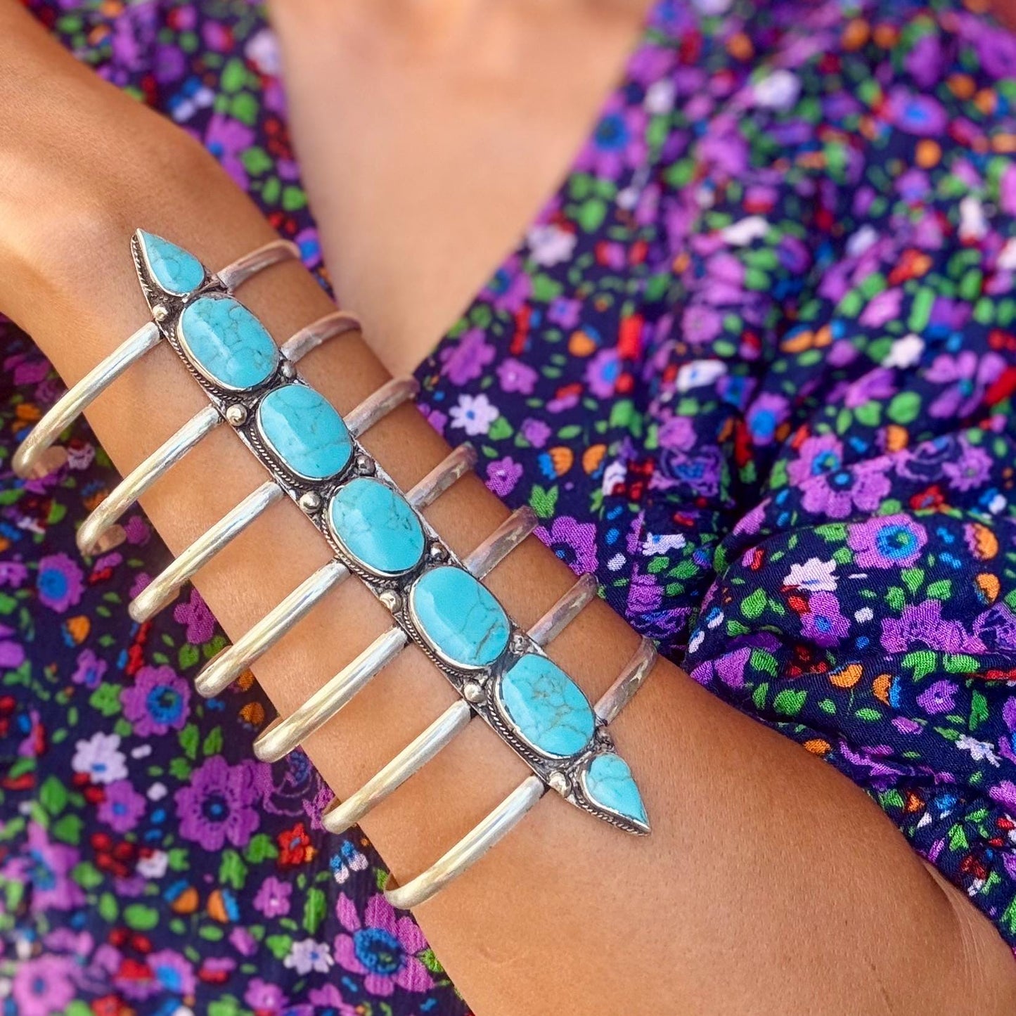 Grand bracelet manchette ethnique turquoise argenté boho - Bijou tribal asiatique pierre bleue