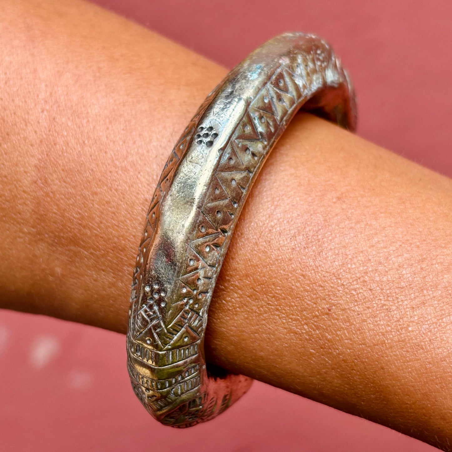 Bracelet jonc creux boho tribal afghan, Bracelet ethnique ancien tribu Kuchi, Bijou ethnique oriental antique, Danse orientale festival