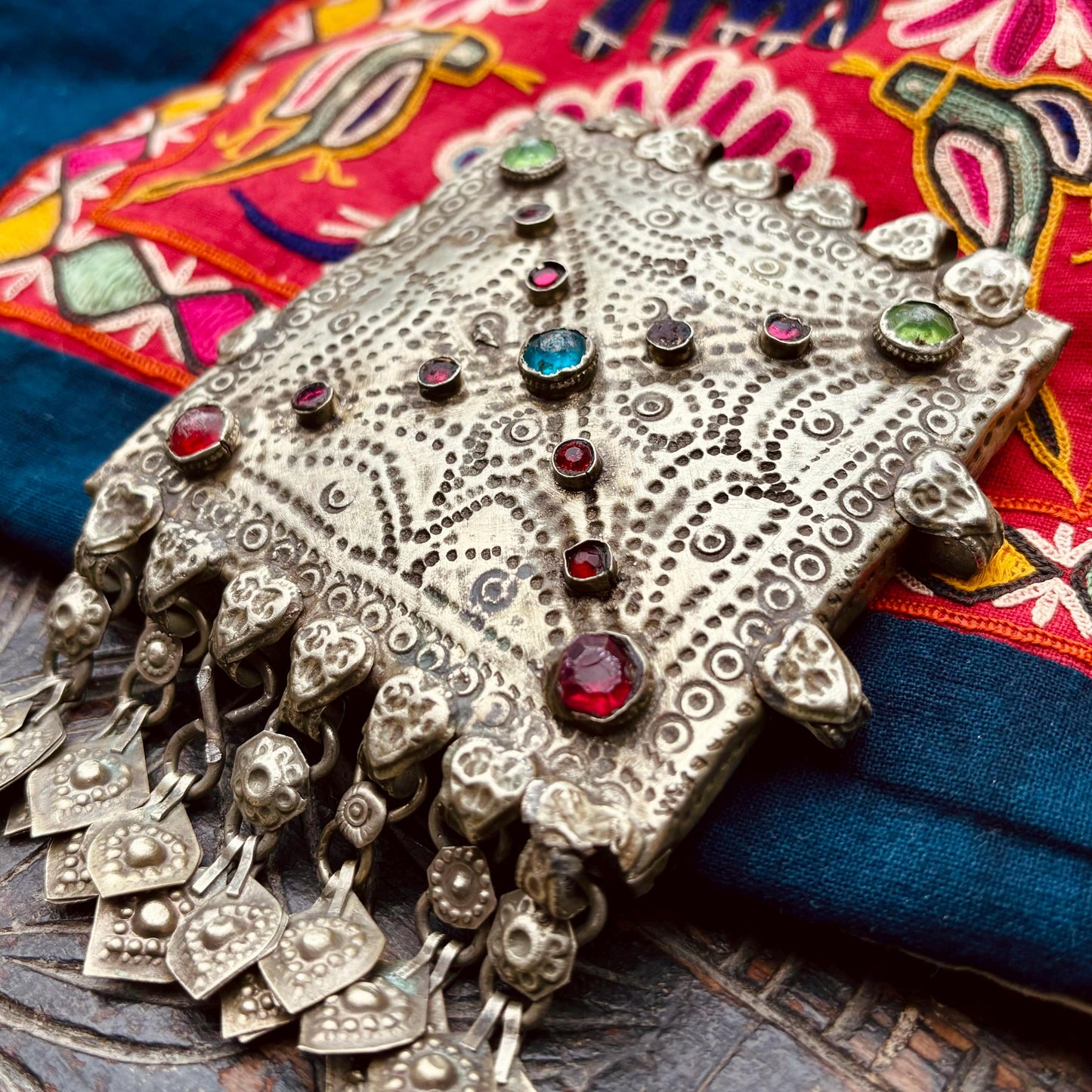 Pendentif Tribal Carré Gravé Afghan Kuchi - Bijou Ethnique Vintage Breloques - Danse Orientale Bohème Statement