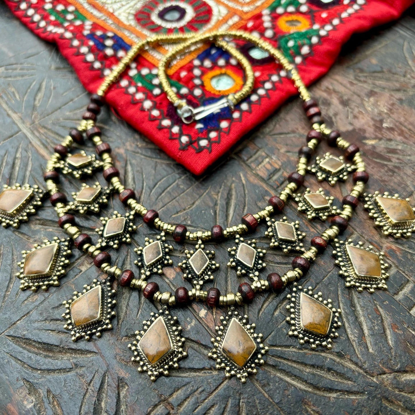 Collier tribal oriental plastron boho, Collier ethnique pierre, Bijoux afghan tribu nomade, Collier gypsy bohème festival, Danse orientale