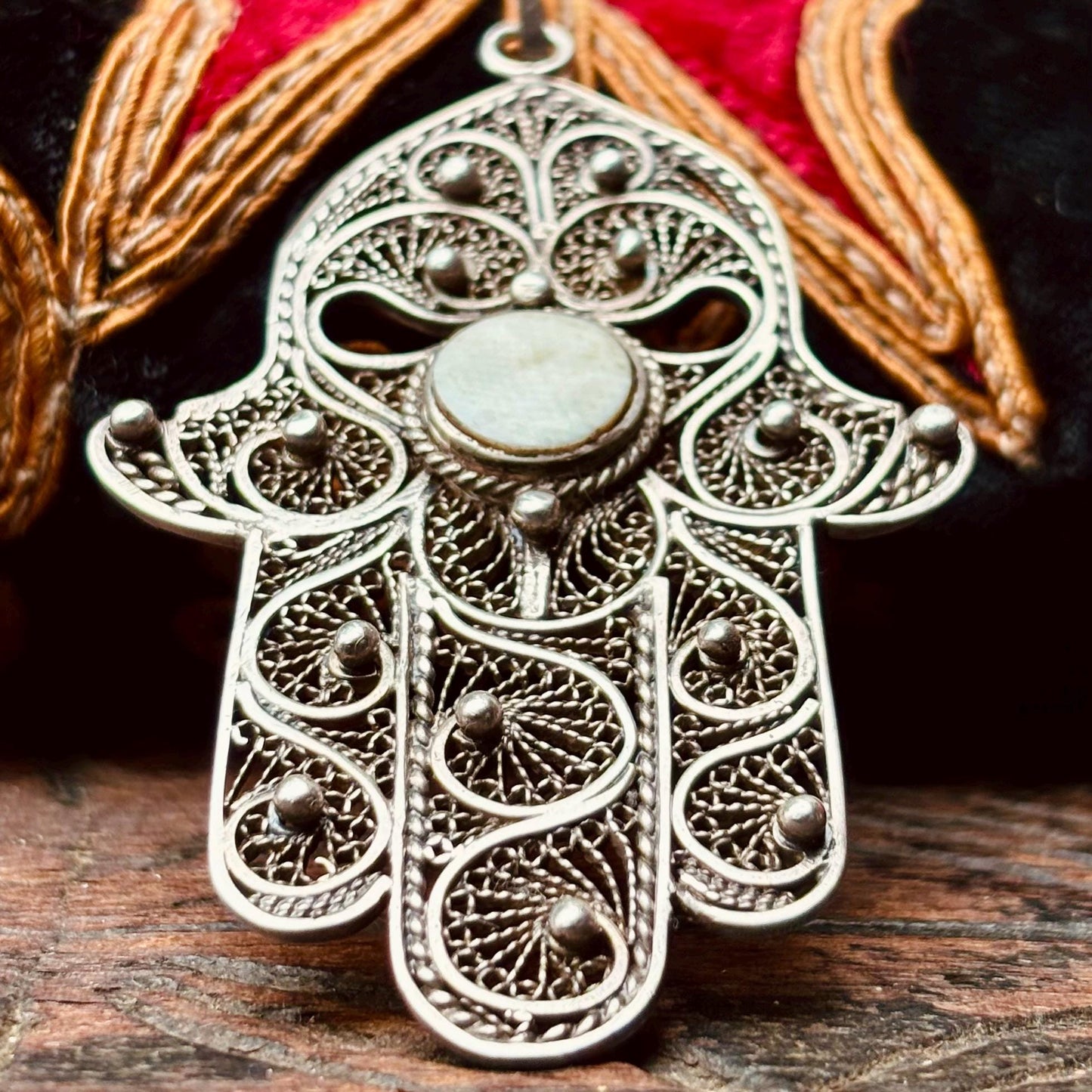 Pendentif main de Fatima en argent filigrane - Hamsa khamsa avec pierre blanche