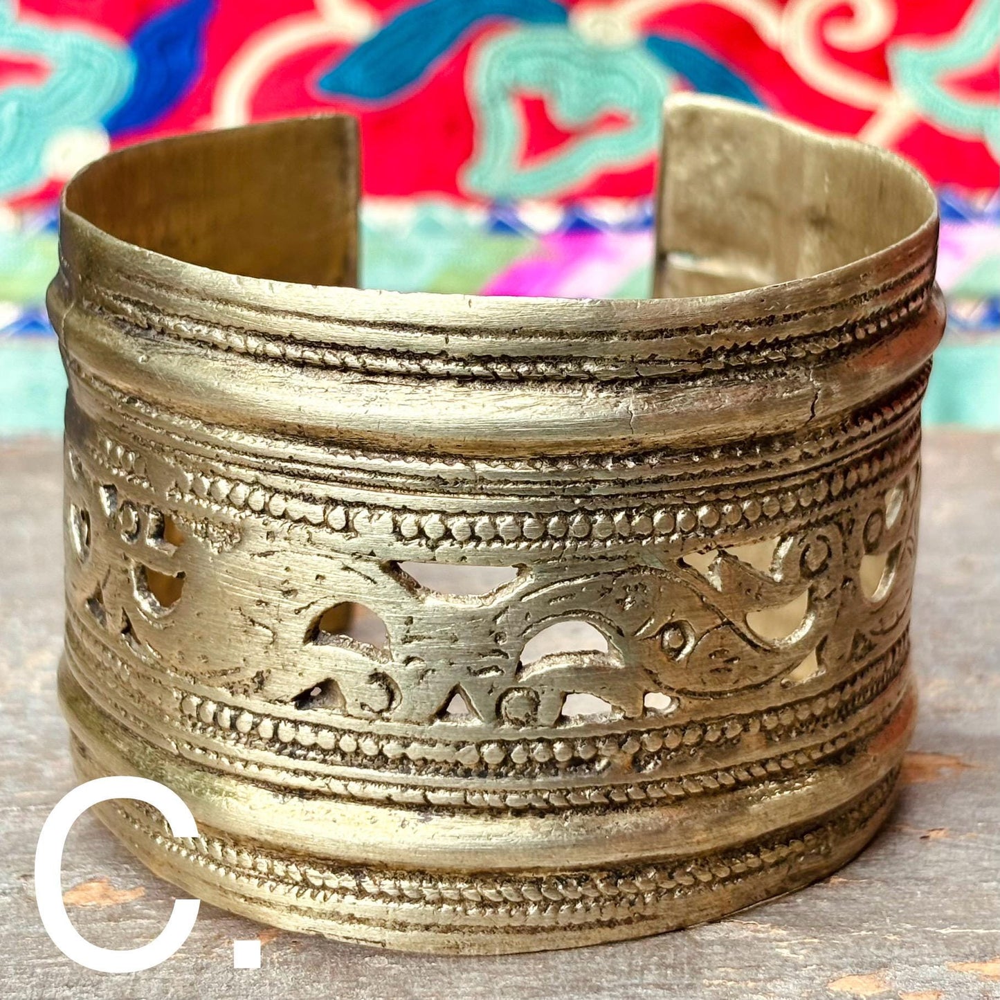 Bracelet tribal boho afghan au Bracelet tribal boho afghan au choix - Manchette métal ethnique ancien tribu kuchi vintage, Bracelet manchette métal ethnique ancien tribu Kuchi vintage, Bijou antique, Danse orientale festival