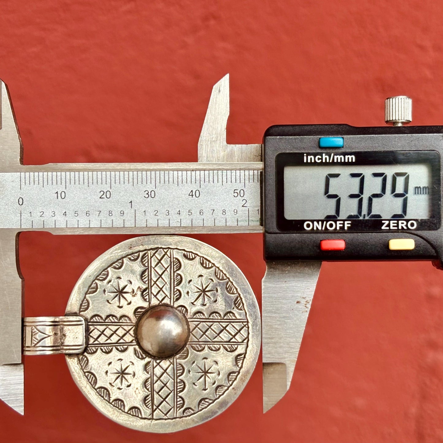 Runder Diskusanhänger aus Silber Berber Marokko - Orientalisches Amulett Schmuck