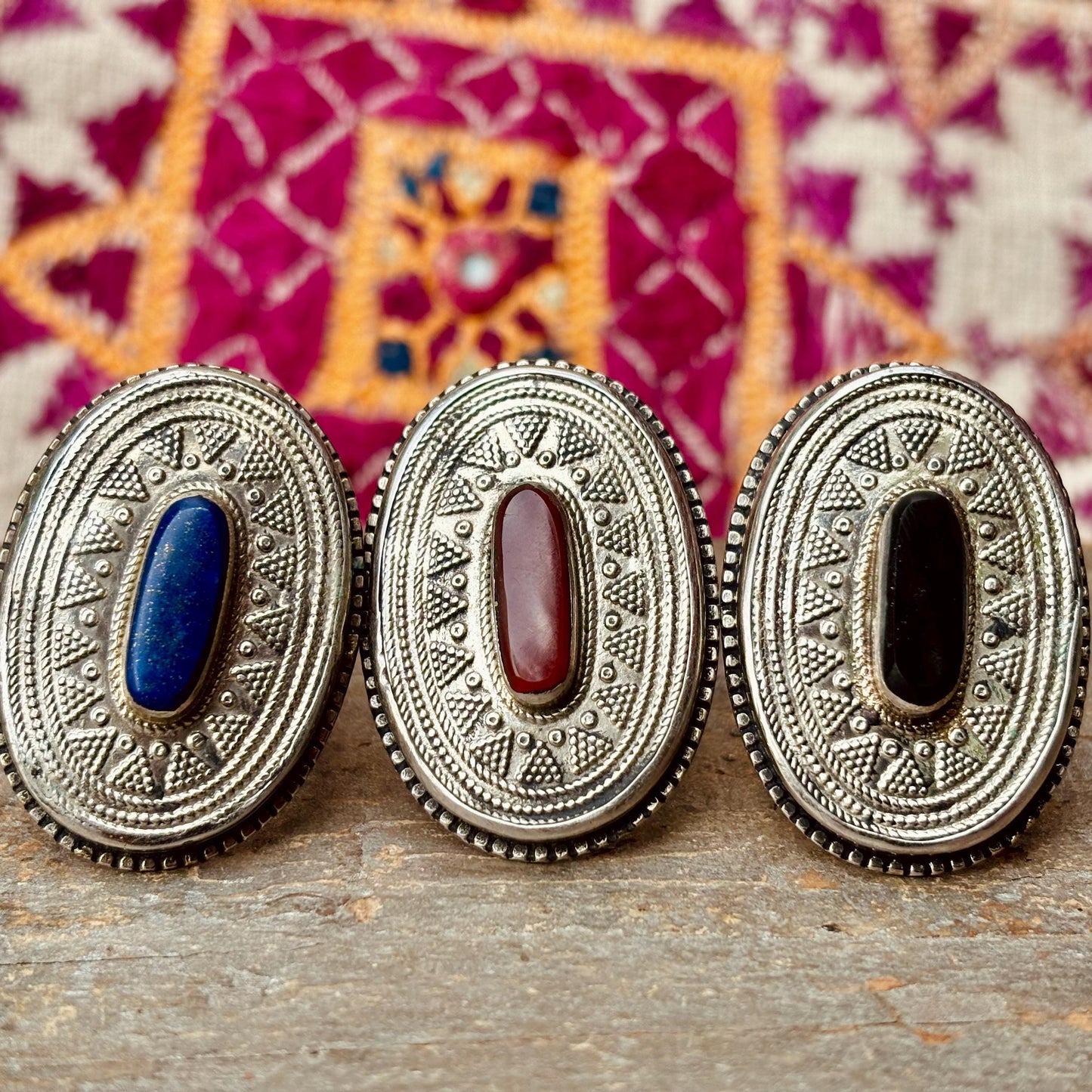 Anillo de plata turcomana afgana kazaja, anillo ovalado con piedra étnica tribal, estilo boho étnico bohemio oriental, joya antigua asiática.