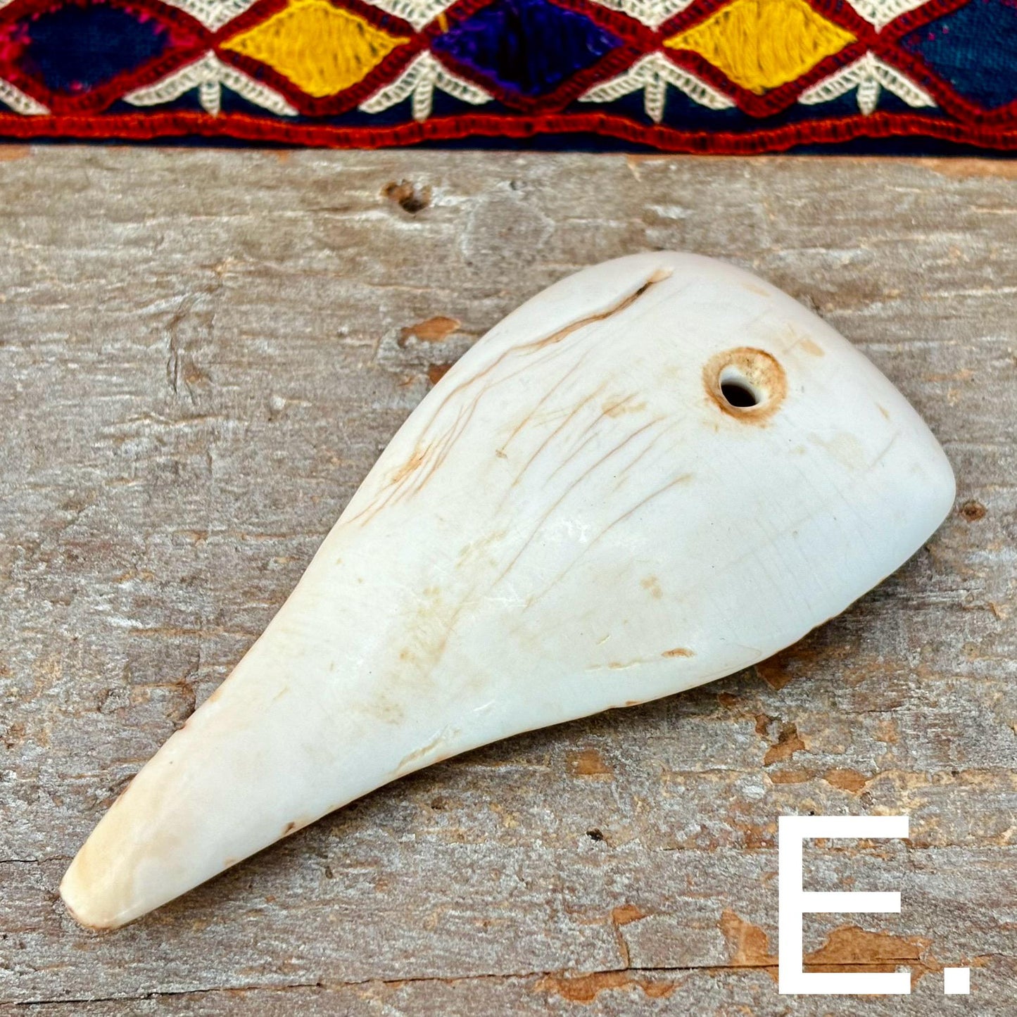 Coquillage ancien Nagaland, Pendentif coquillage vintage, Antiquités Inde Naga, Bijoux Nagaland, Bijou ethnique tribal ancien, Conque