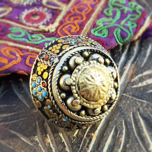 Grosse bague ronde ethnique boho chic, Bague dôme tribale vintage Ouzbek Afghane festival gypsy, Danse orientale tribal fusion, Cadeau femme