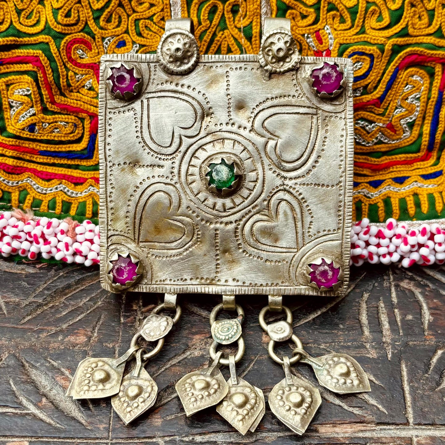 Pendentif tribal carré gravé, bijou ethnique Afghan danse orientale, Pendentif collier vintage Cachemire Bijou asiatique gypsy boho festival