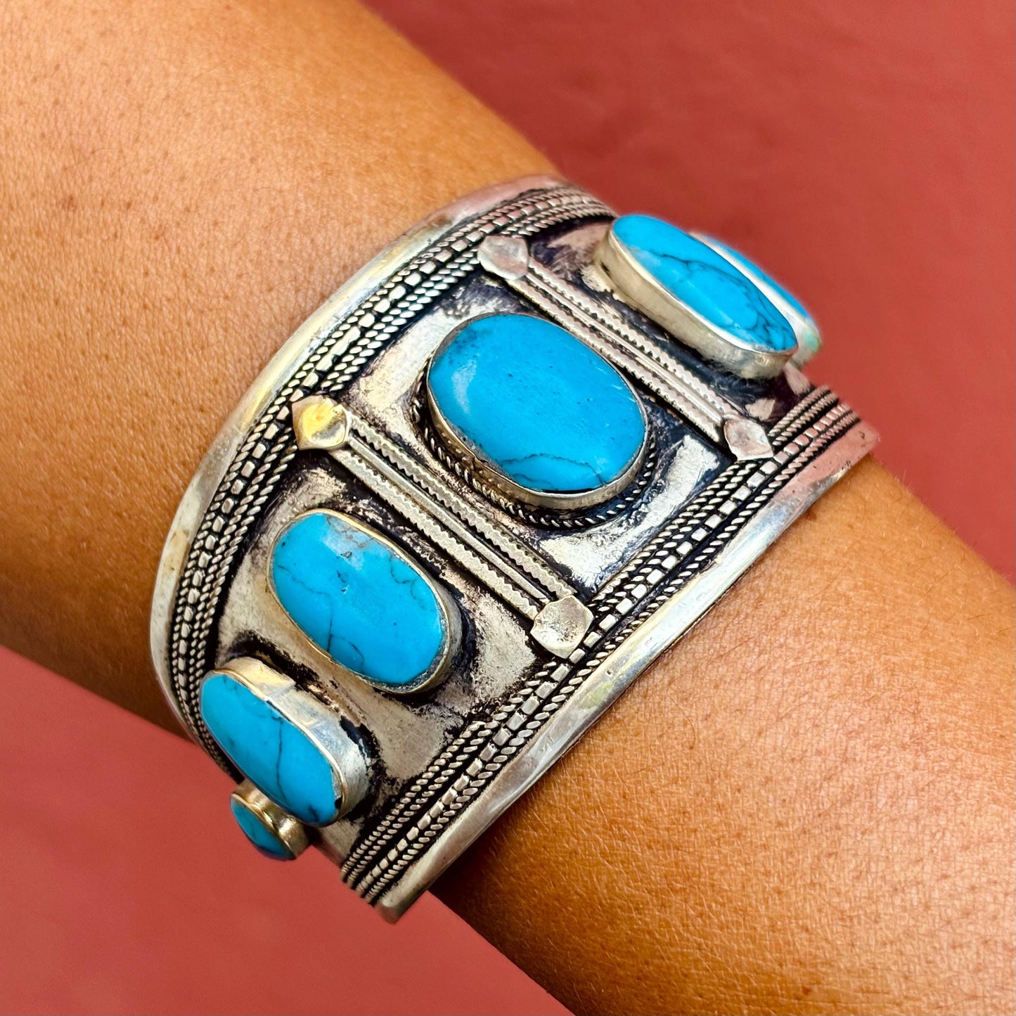 Bracelet turquoise argenté pierre bleue - Manchette ethnique turkmène artisanale