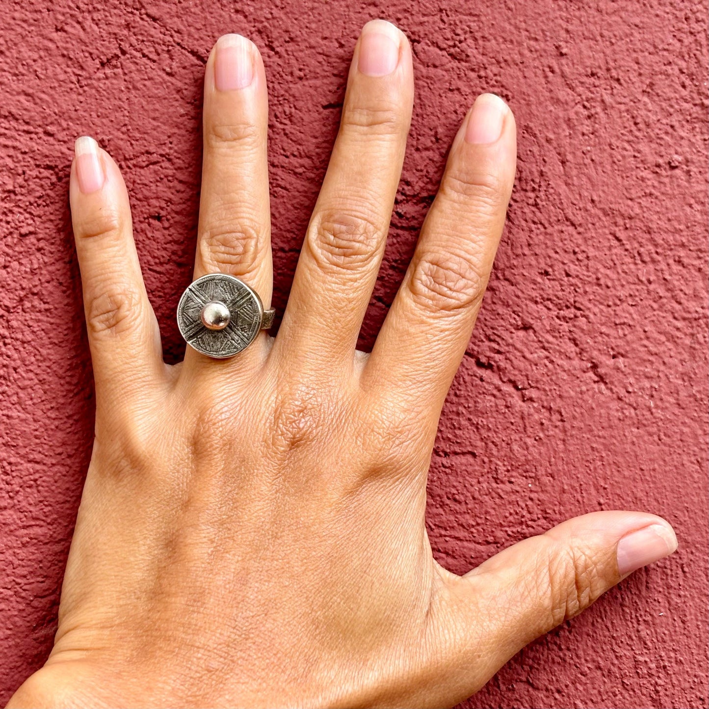 Bague Touareg ancienne argent ronde - Bijou tribal Sahara - Bague antique minimaliste Atlas