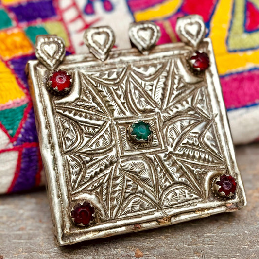 Pendentif tribal carré gravé, bijou ethnique Afghan danse orientale, Pendentif collier vintage Cachemire Bijou asiatique gypsy boho festival