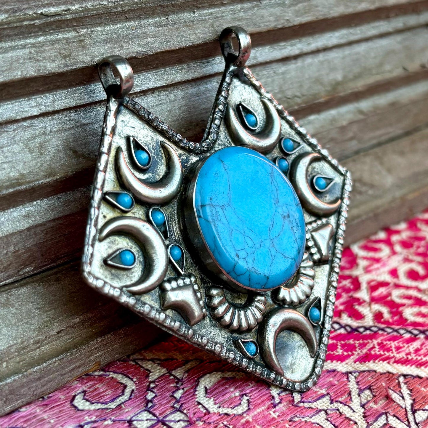 Pendentif turquoise ethnique pierre bleue, Collier tribal oriental, Pendentif losange argenté, Collier afghan traditionnel Asie vintage