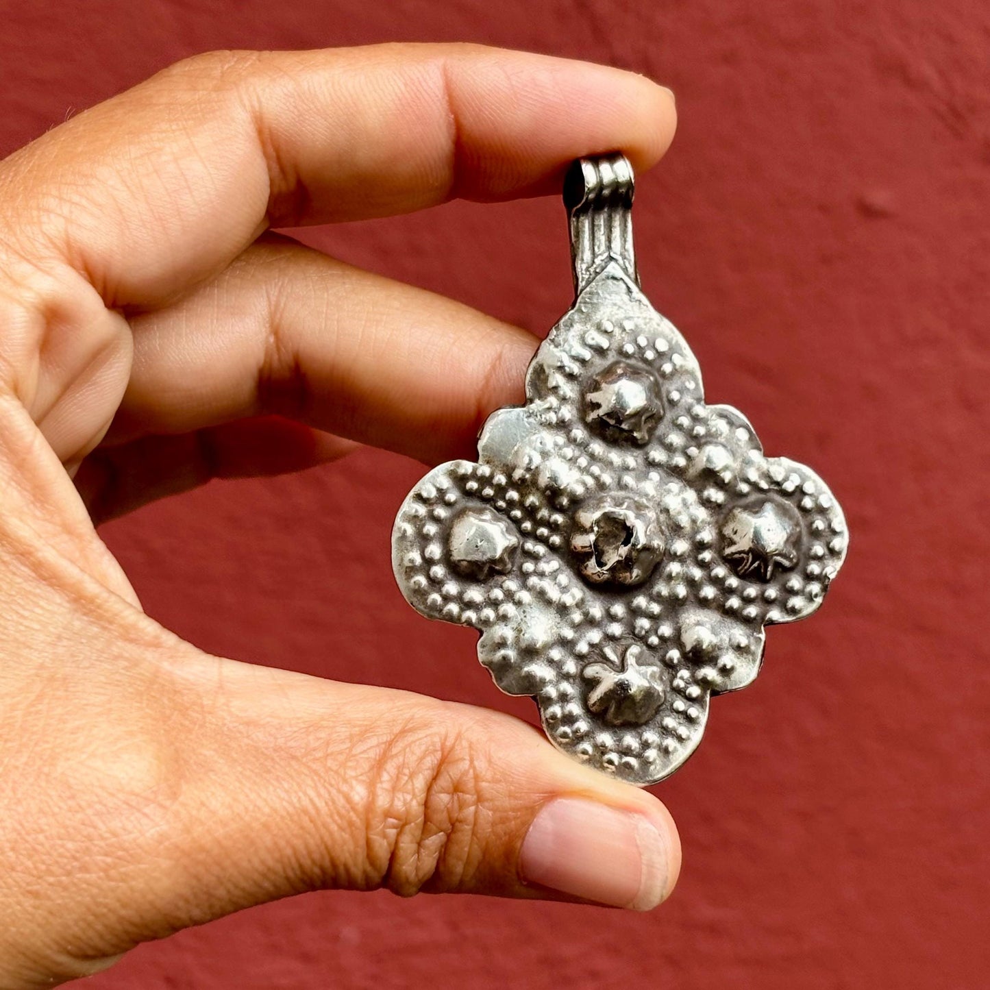Pendentif main de Fatima argent Berbère - Hamsa amulette ancienne du Maroc