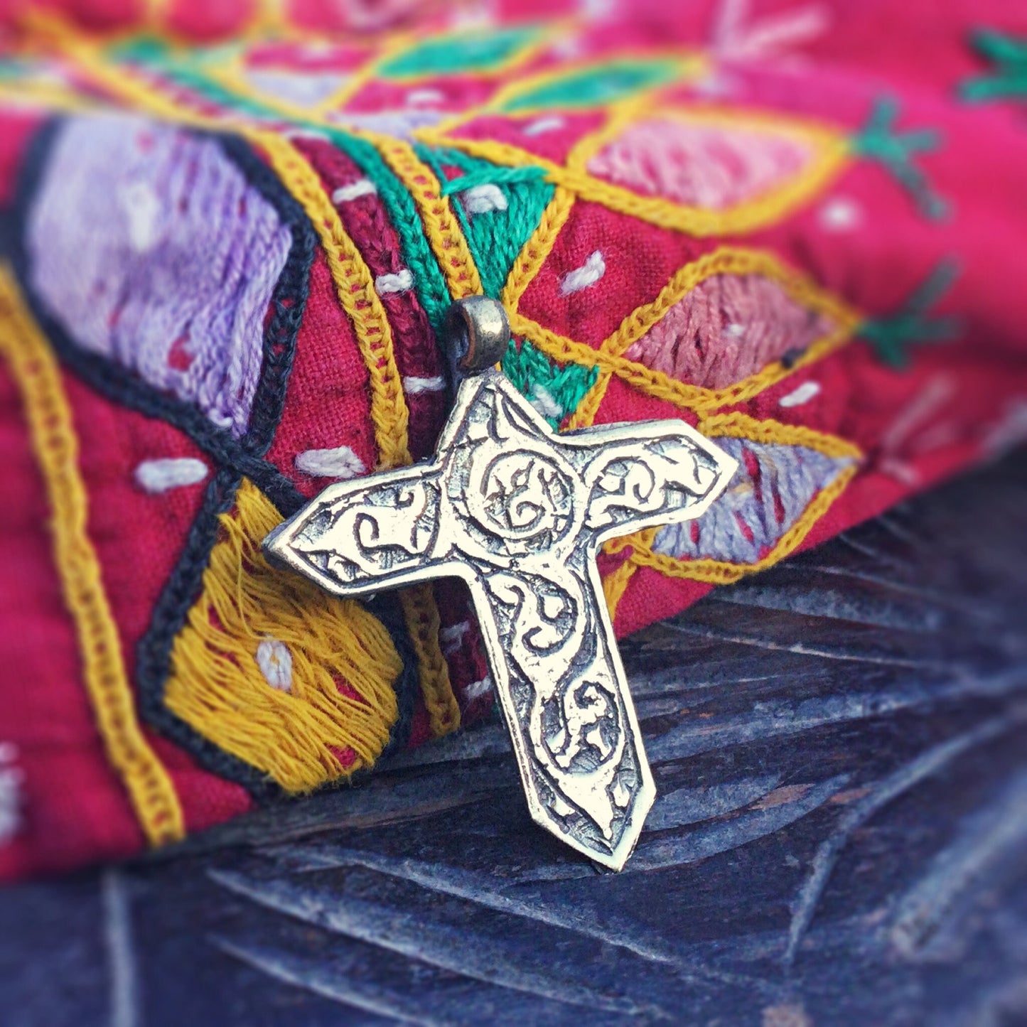 3 pendentifs petite croix métal bronze, Bijou breloque charm croix doré, Style boho vintage ethnique tribal, Fabrication Création bijoux