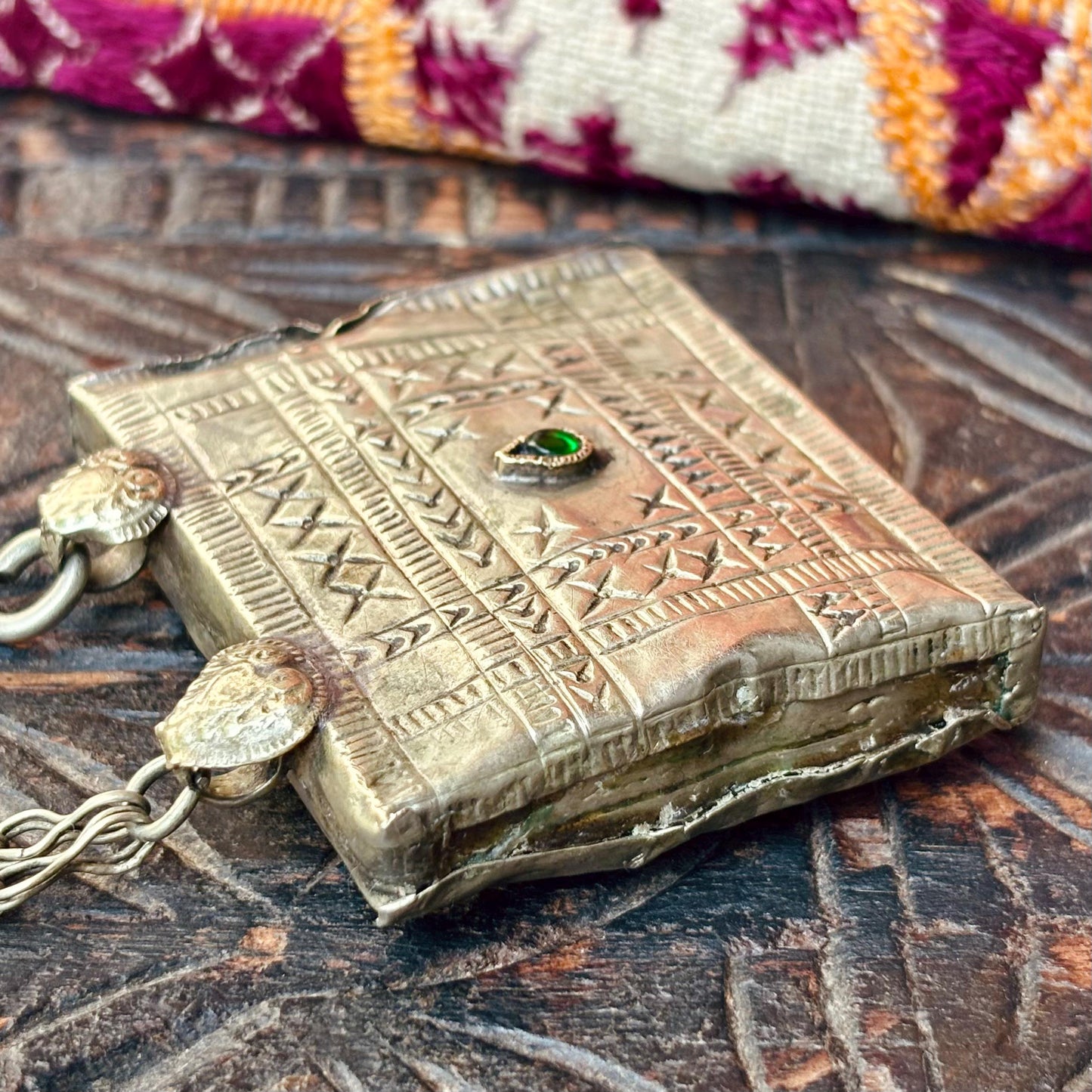Collar con colgantes bohemio tribal afgano vintage, Joya de tribu nómada, Collar largo con colgante tipo caja de amuleto, Étnico oriental hippie.
