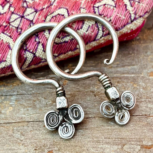 Boucles d'Oreille Argent Spirale Anciennes Miao Chine - Collection Tribale Ethnique Asiatique Vintage