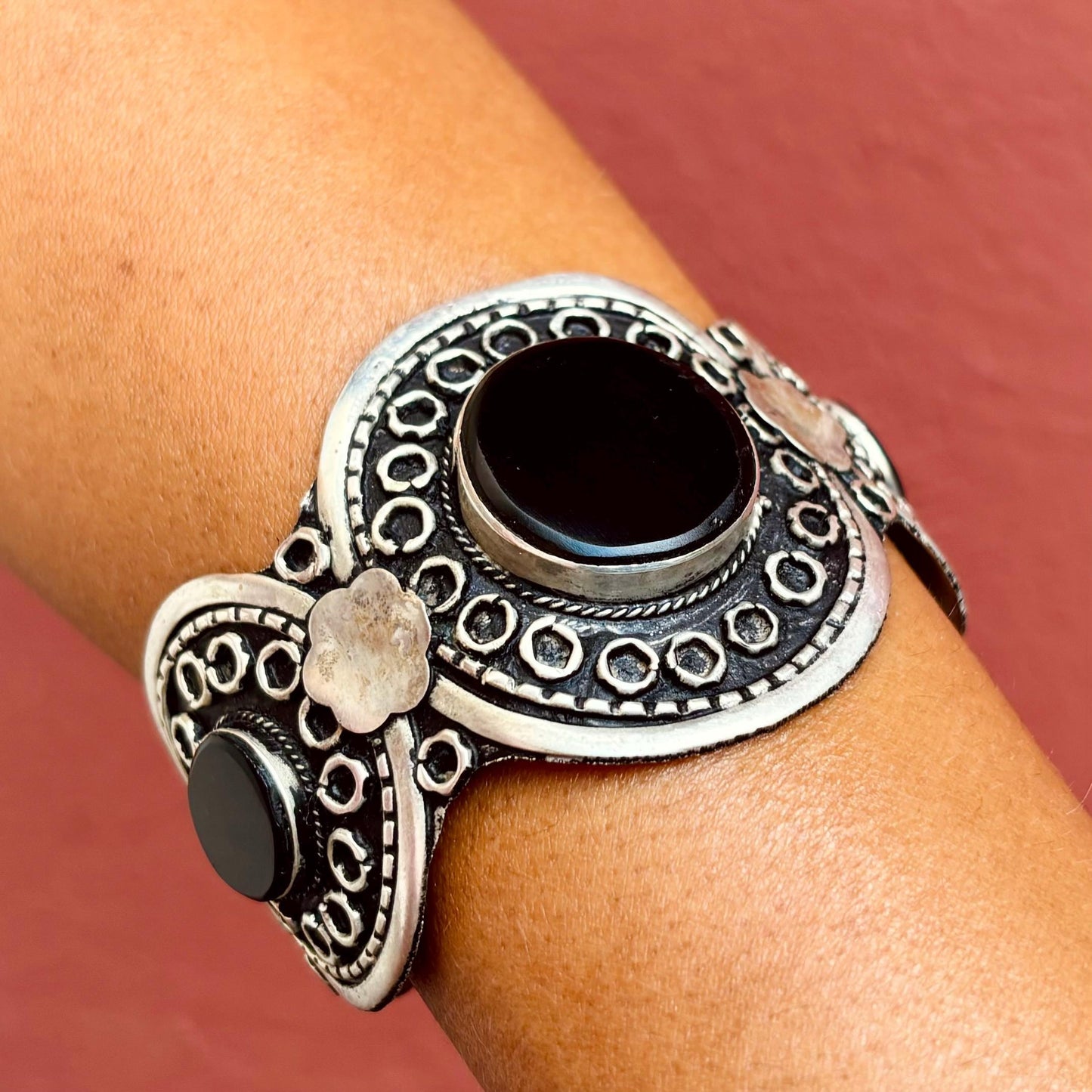 Bracelet Manchette Agate noire Argenté Vintage | Bijou Ethnique Turkmène Afghan