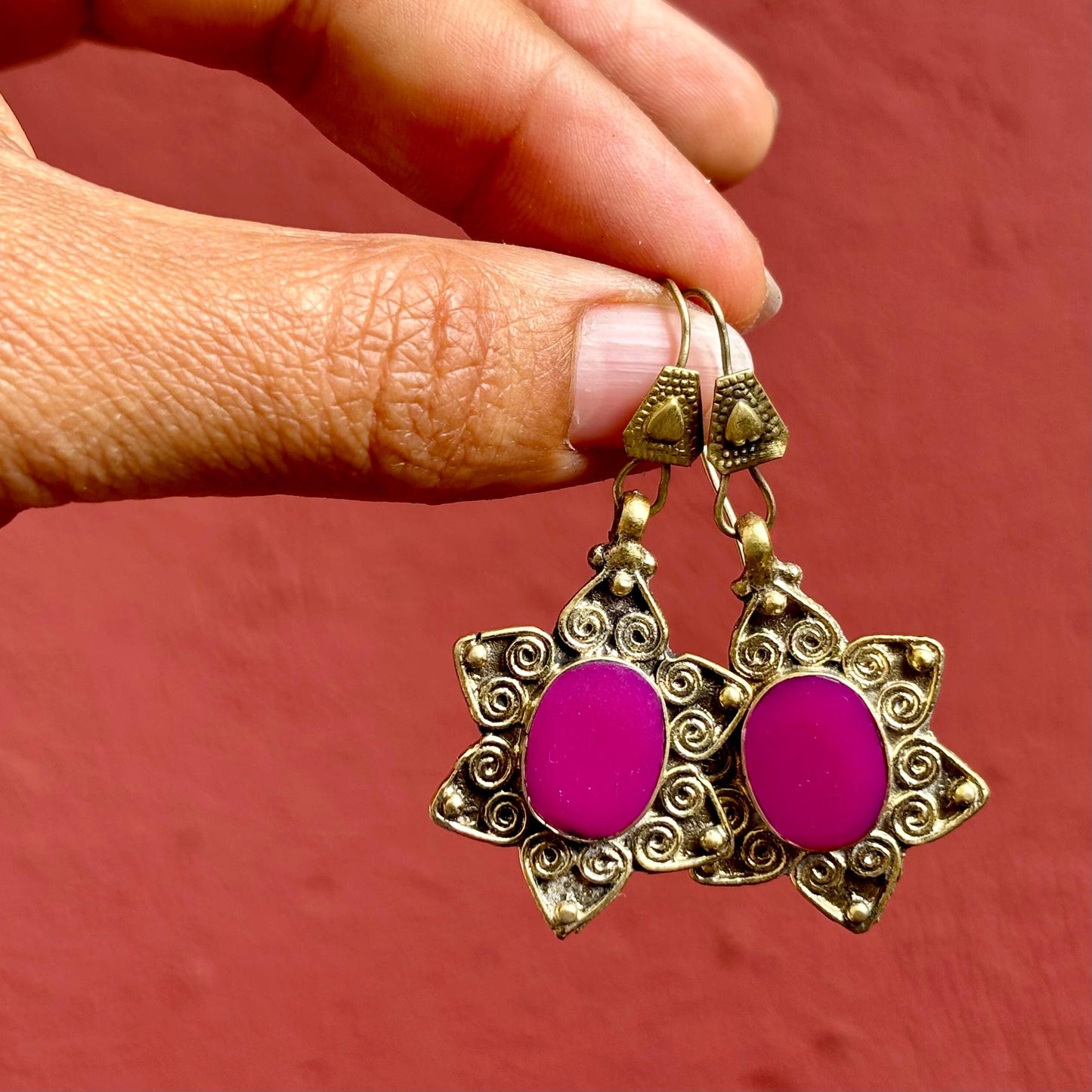 Ethnische Ohrringe aus goldfarbenem Bronze und Stein nach Wahl, Tribal-Diamant-Ohrringe im orientalischen bohemischen afghanischen Stil, Geschenk für Frauen