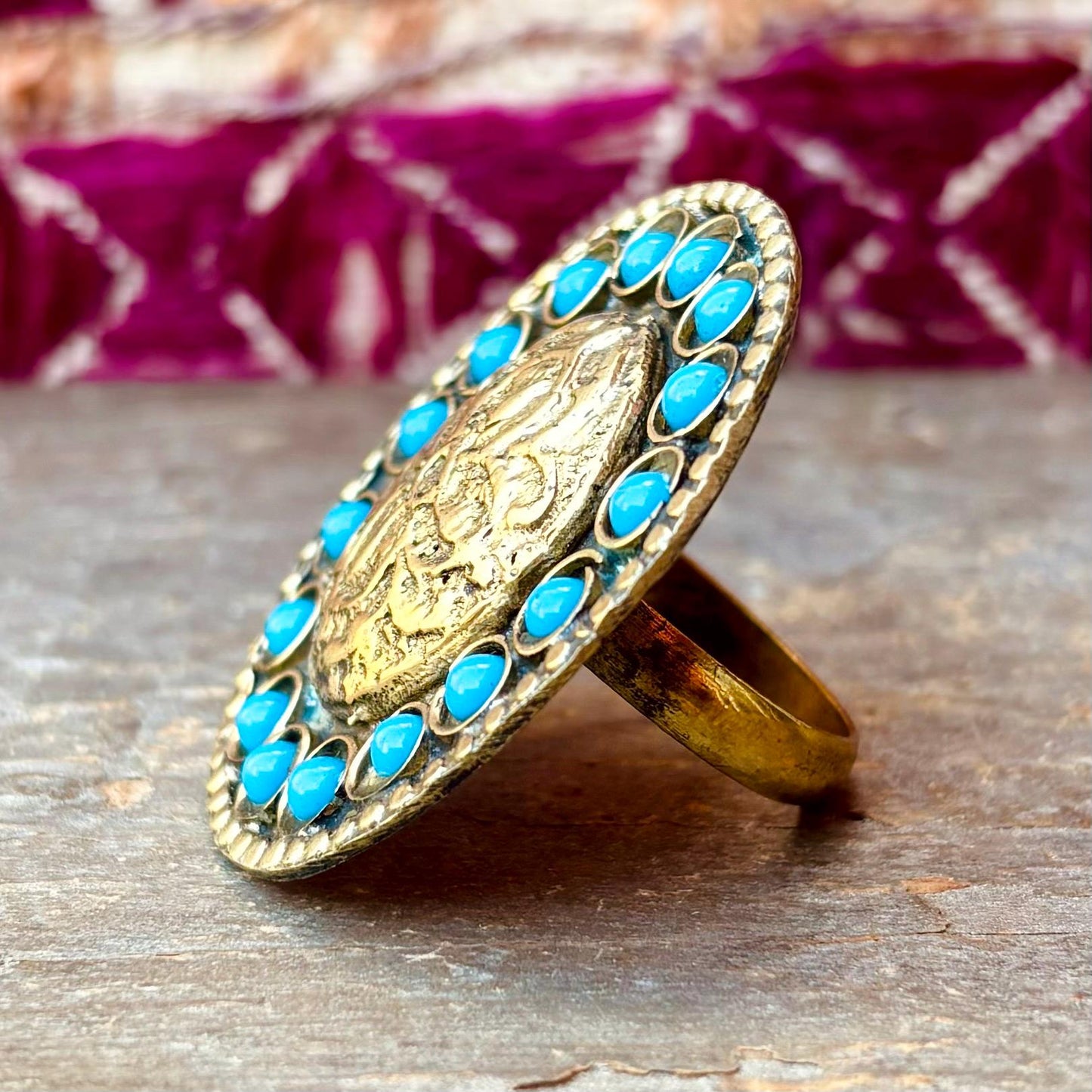 Bague tribale dorée bleu ovale, Grande bague orientale bohème gypsy boho, Artisanat Asie, Bijou ethnique ancien Turkmène danse orientale