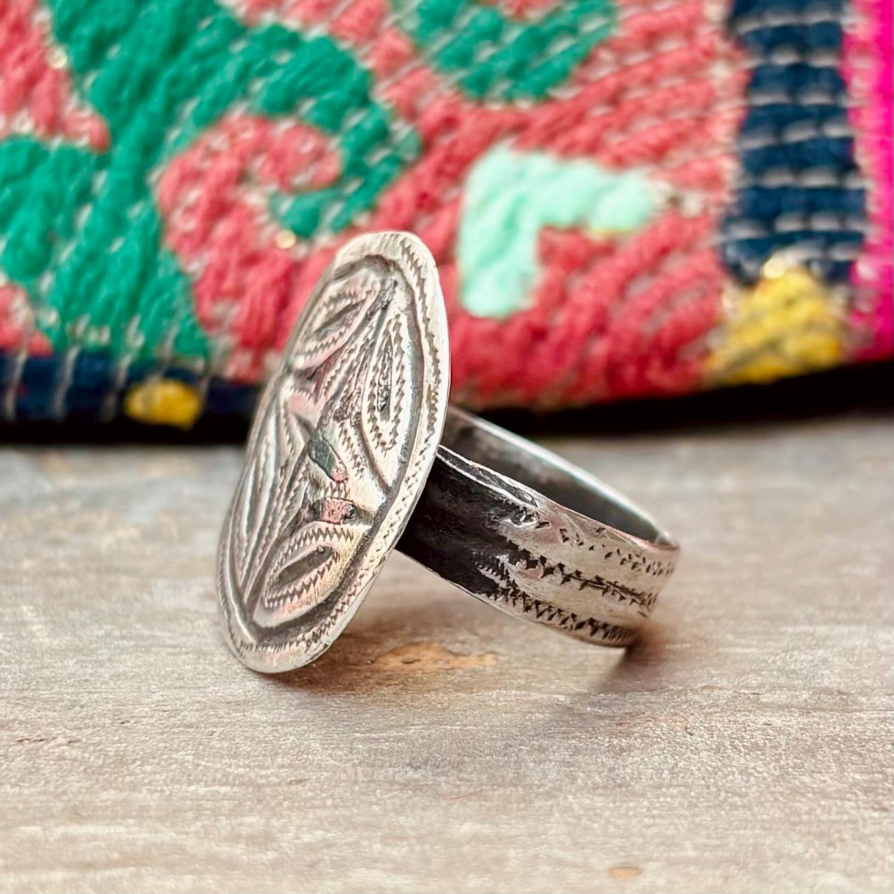 Bague berbère argent niellé ronde tribale ancienne - Bijou ethnique vintage Maroc Anti-Atlas Maghreb