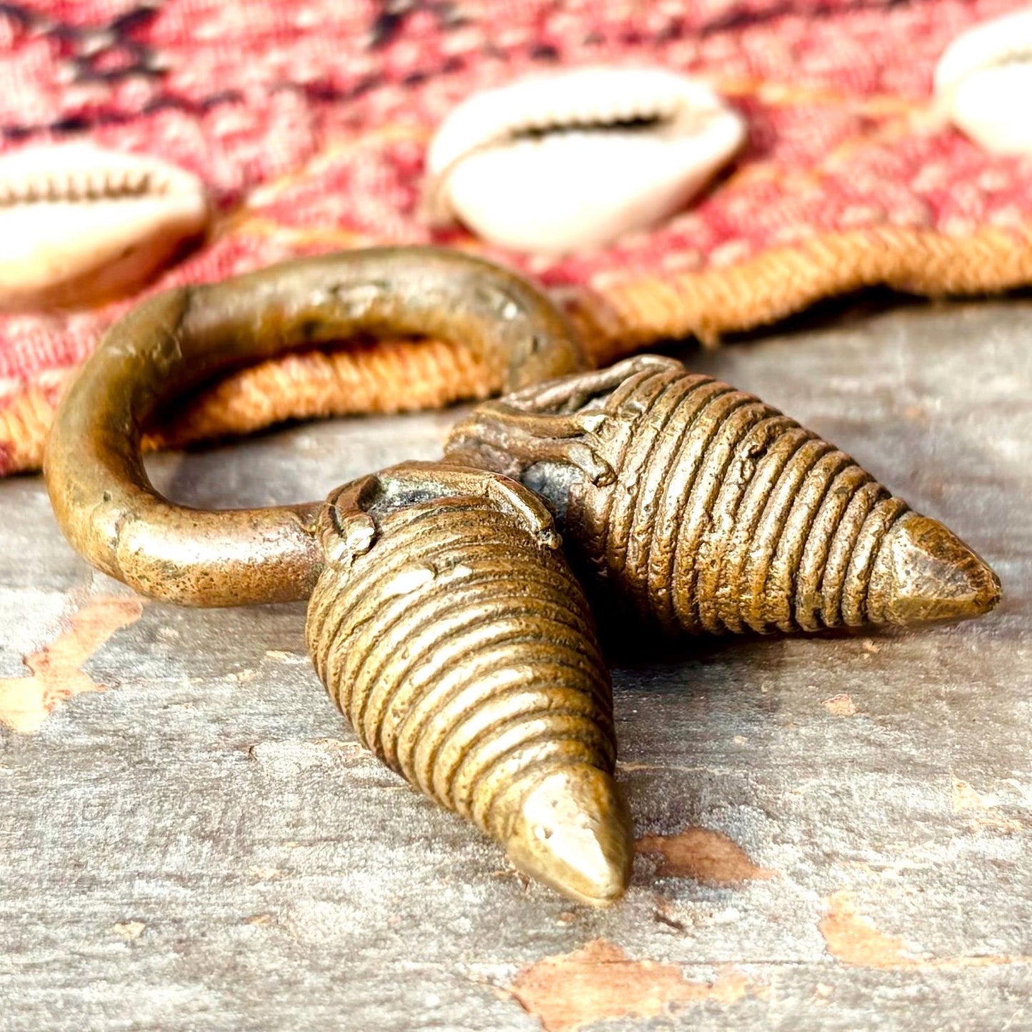 Bague amulette Dogon ancienne en bronze - Bijou tribal du Mali