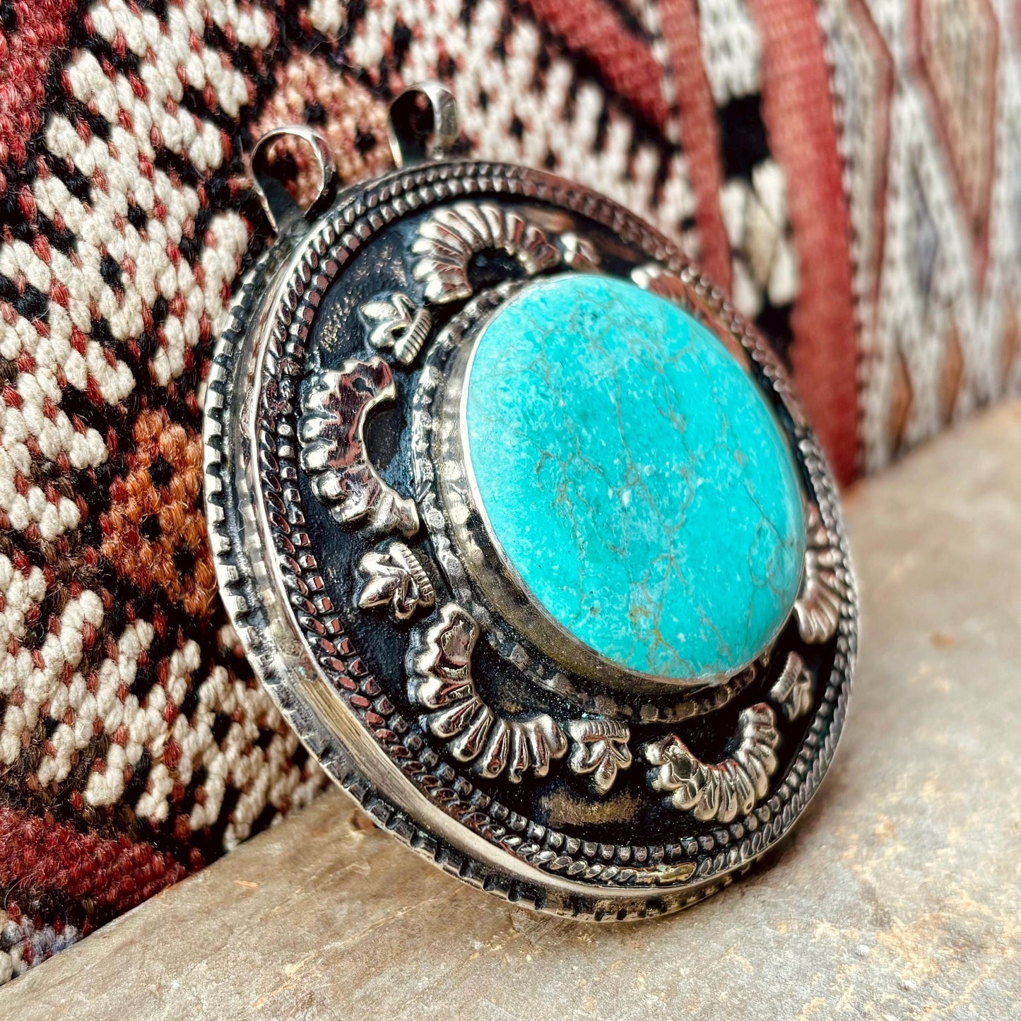 Pendentif turquoise, collier tribal, bijou ethnique, pendentif pierre verte, collier afghan pendentif tribal rond, bijou gypsy vintage