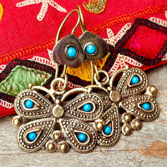 Boucles d’oreille dorée papillon, Style ethnique vintage antique, Boucles d’oreille asiatiques tribales orientales élégantes, Bijou boho