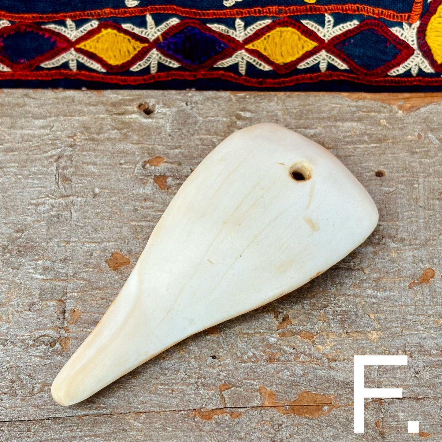 Coquillage ancien Nagaland, Pendentif coquillage vintage, Antiquités Inde Naga, Bijoux Nagaland, Bijou ethnique tribal ancien, Conque