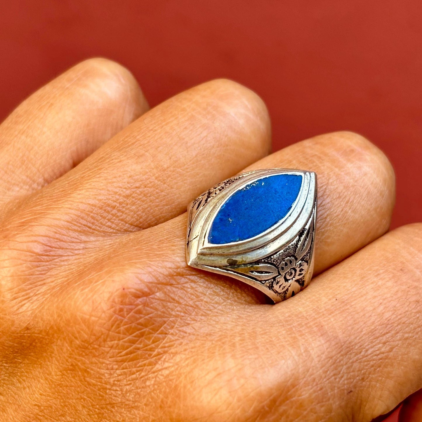 Bague argent lapis lazuli, Bague ethnique vintage, Bague tribale pierre bleue pointe, Bague afghane orientale ethnique, Cadeau pour femme