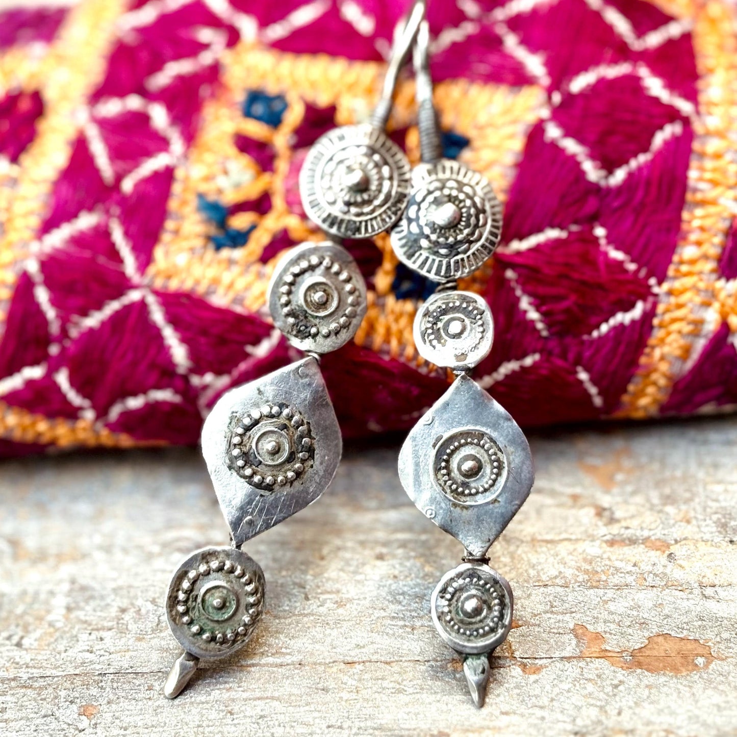 Boucles d'oreille anciennes tribales rigides, Vieilles boucles d'oreille ethniques boho Afghanistan, Bijou bohème oriental tribu asiatique