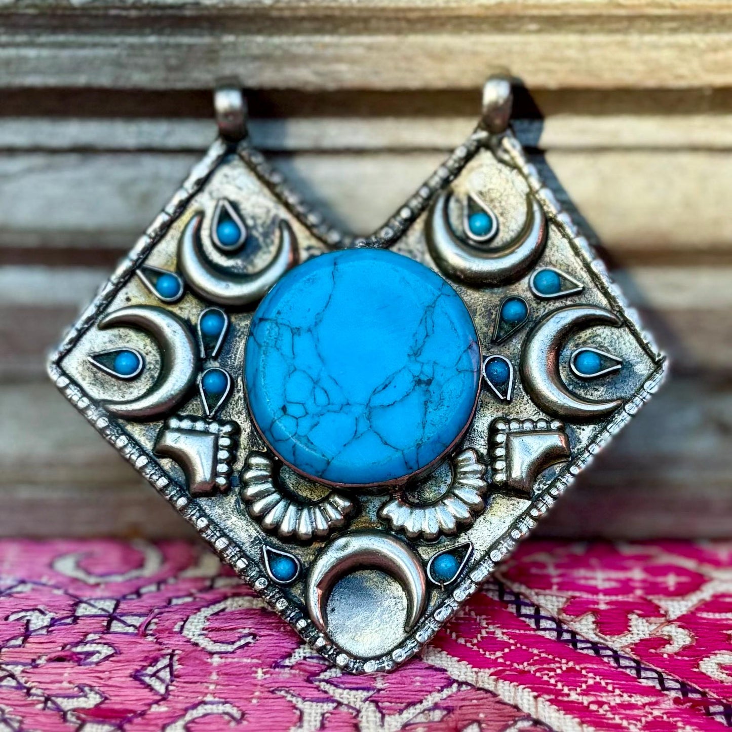 Pendentif turquoise ethnique pierre bleue, Collier tribal oriental, Pendentif losange argenté, Collier afghan traditionnel Asie vintage
