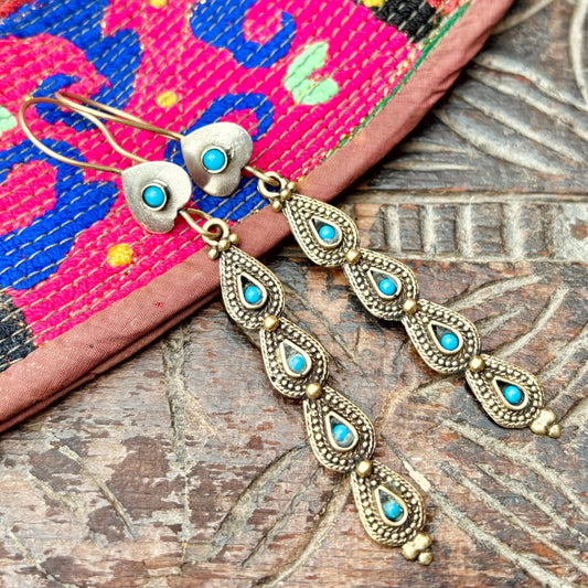 Boucles d’oreille boho ethniques tribales vintage, Bijou oriental asiatique Afghan, Boucles longues rigides pierre bleue, Cadeau pour femme