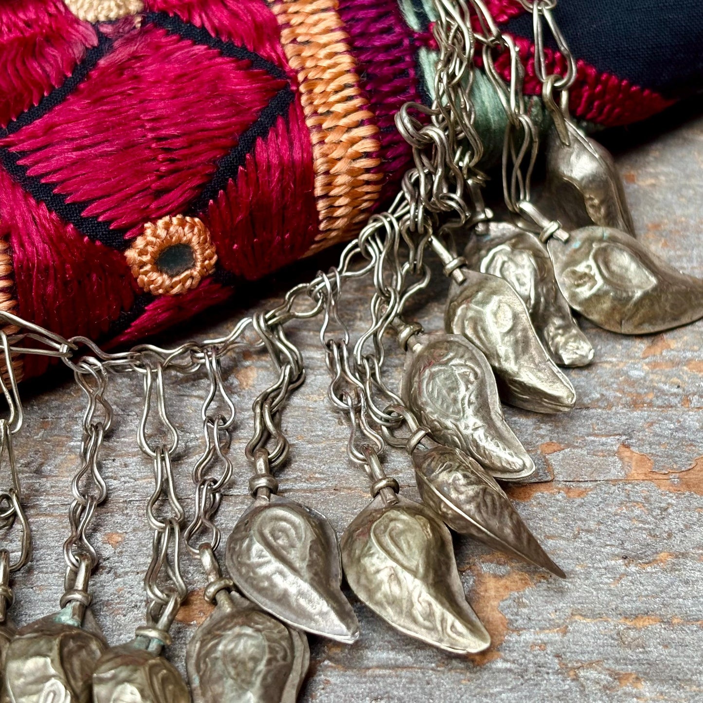 Collier ras de cou boho tribal Paisley, Vieux collier métal breloques, tribu Cachemire Inde, Style bohème chic hippie, Cadeau pour femme