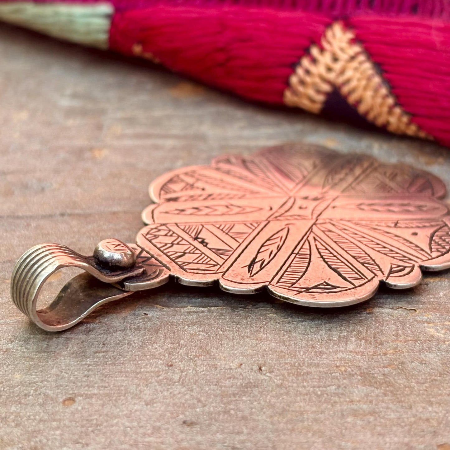 Pendentif Berbère argent gravé Maroc - Amulette tribale orientale ancienne