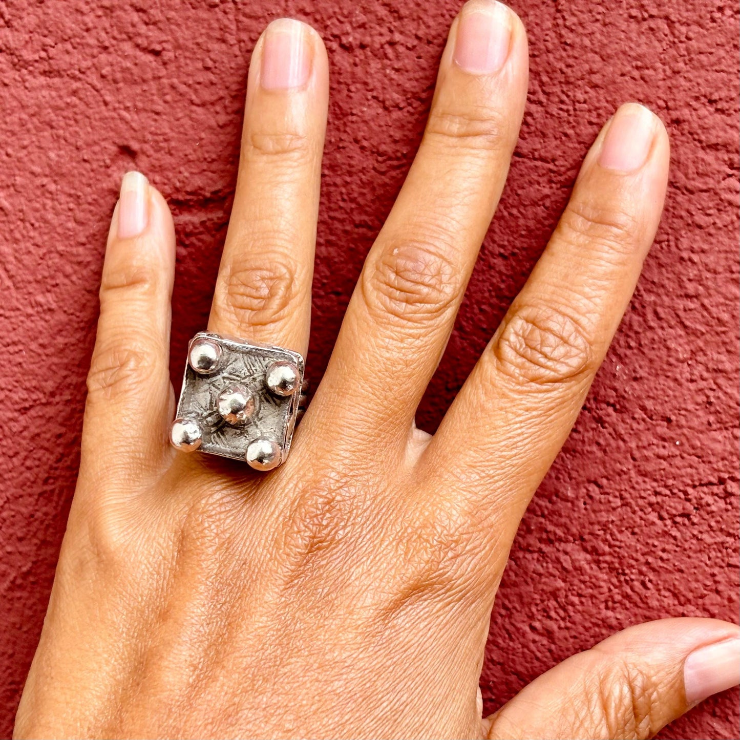 Große Silberring Peul Fulani - Antikes Stammesjuwel aus Mali - Afrikanischer Statement-Ring