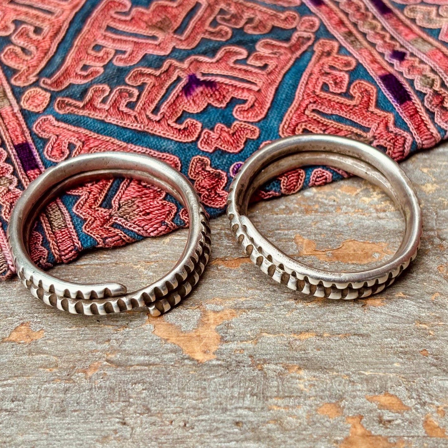 Boucles d'oreille créoles argent antiques tribales, Anneaux ethniques anciens, Boho hippie asiatique, Bijoux traditionnels indiens anciens