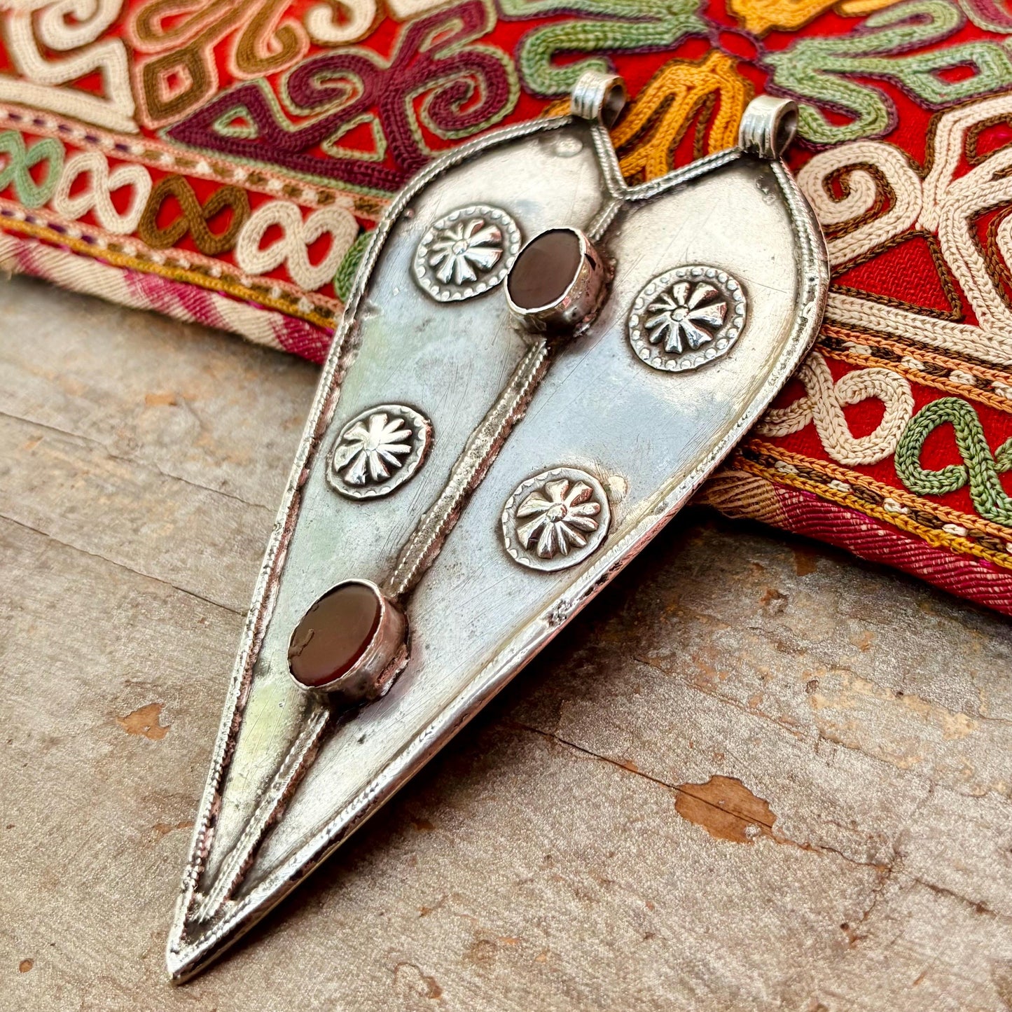 Pendentif Turkmène asyk ancien - Cœur argent et cornaline tribal