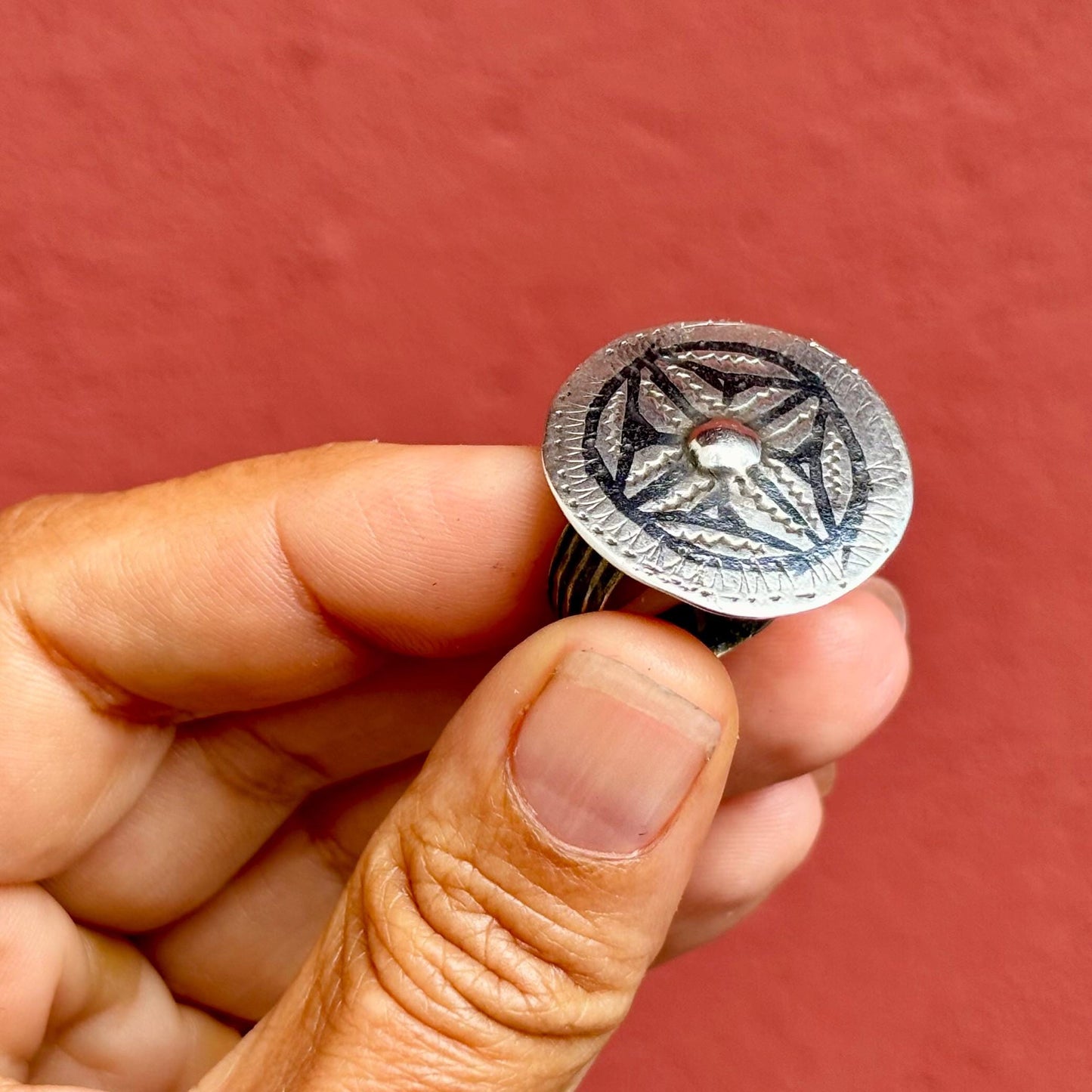 Bague Berbère argent nielle ronde tribale ancienne, Bijoux Berbères, Bague ethnique vintage arabe Maghreb, Bague Maroc Anti-Atlas, Cadeau