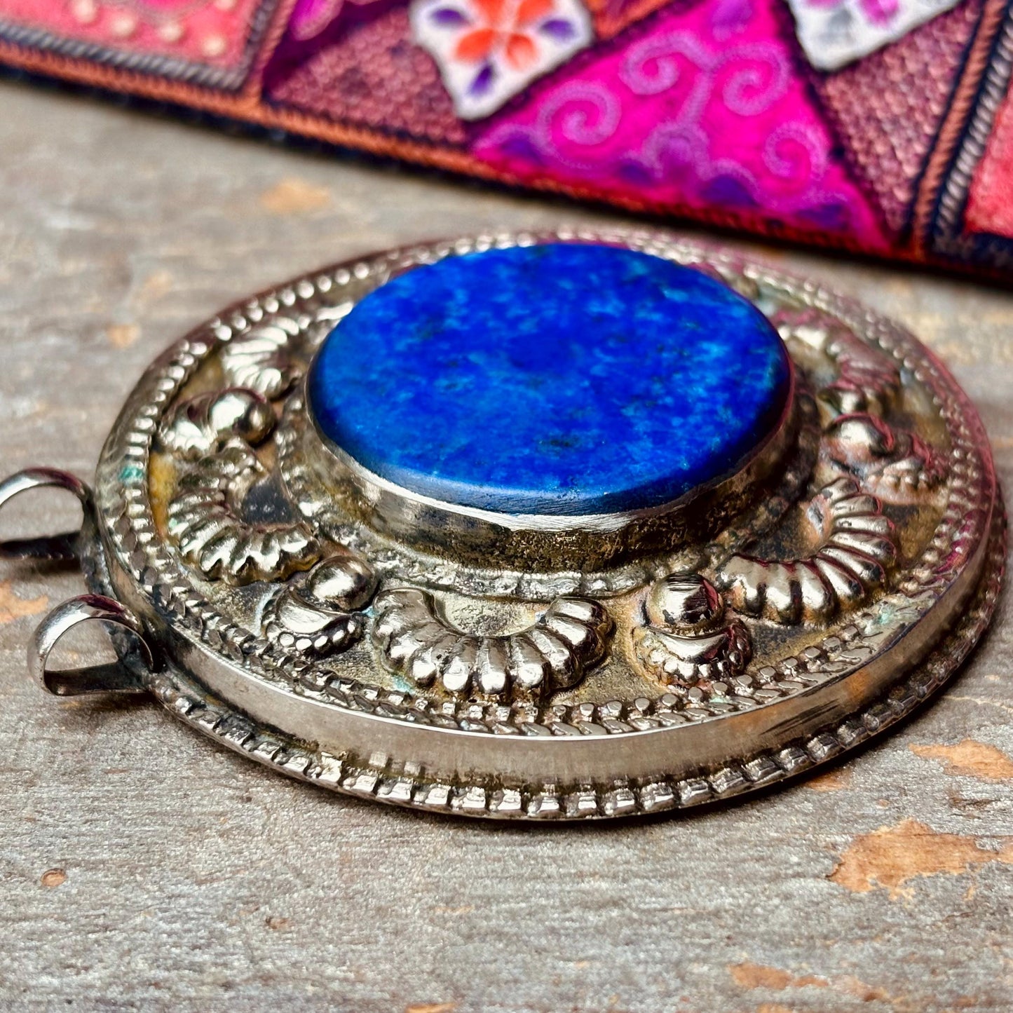 Pendentif Turkmène Rond Lapis Lazuli Argent - Bijou Tribal Ethnique Pierre Bleue - Statement Oriental Vintage