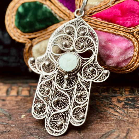 Pendentif main de Fatima en argent filigrane - Hamsa khamsa avec pierre blanche