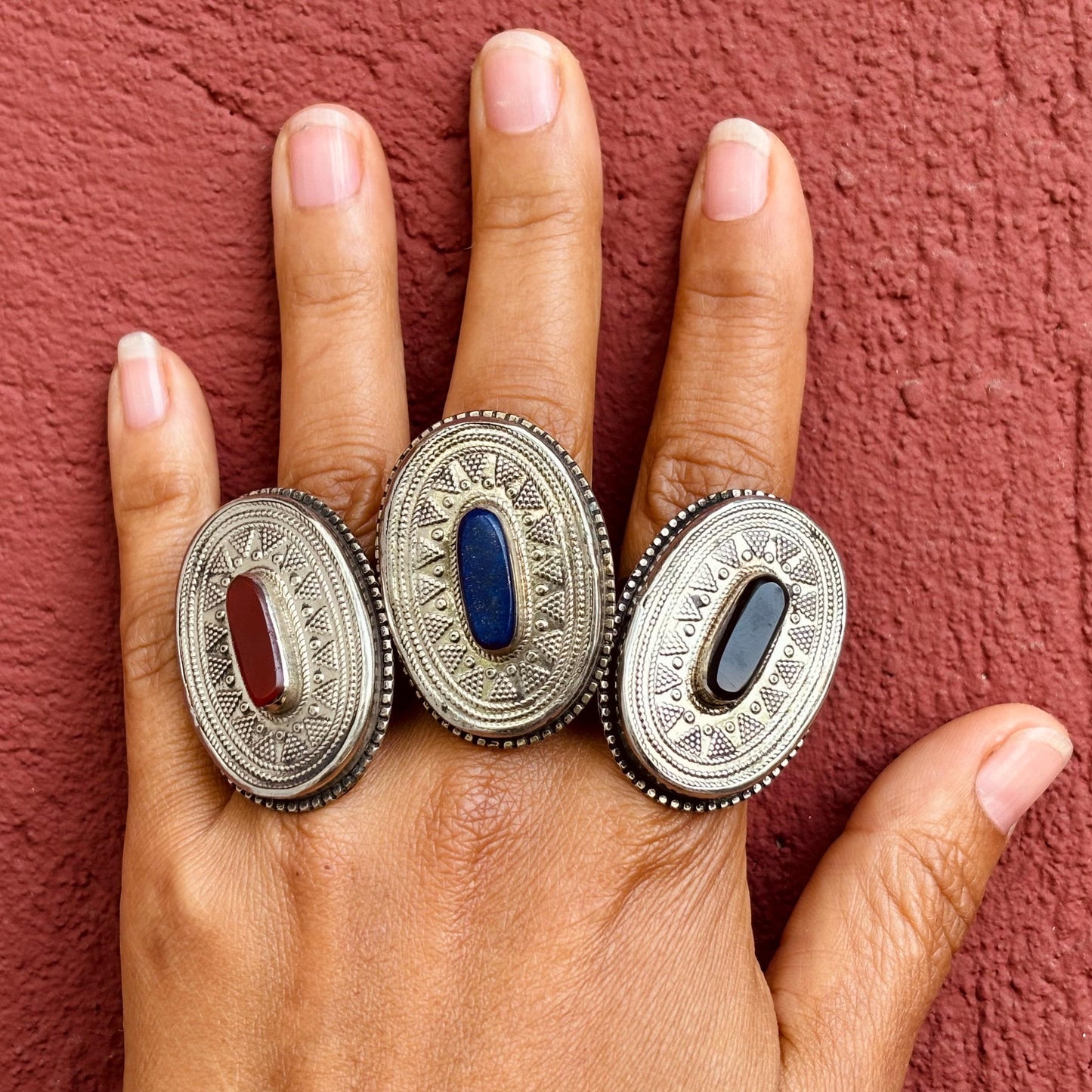 Anillo de plata turcomana afgana kazaja, anillo ovalado con piedra étnica tribal, estilo boho étnico bohemio oriental, joya antigua asiática.