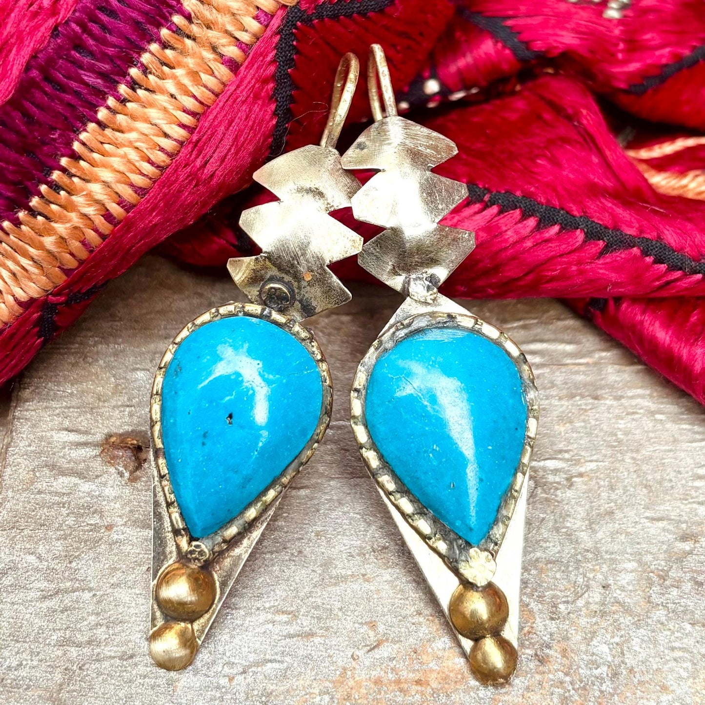 Boucles d’oreille turquoise argenté, Style boho oriental asiatique, Boucles d'oreille rigide tribal pierre bleue Inde, Bijou ethnique bohème